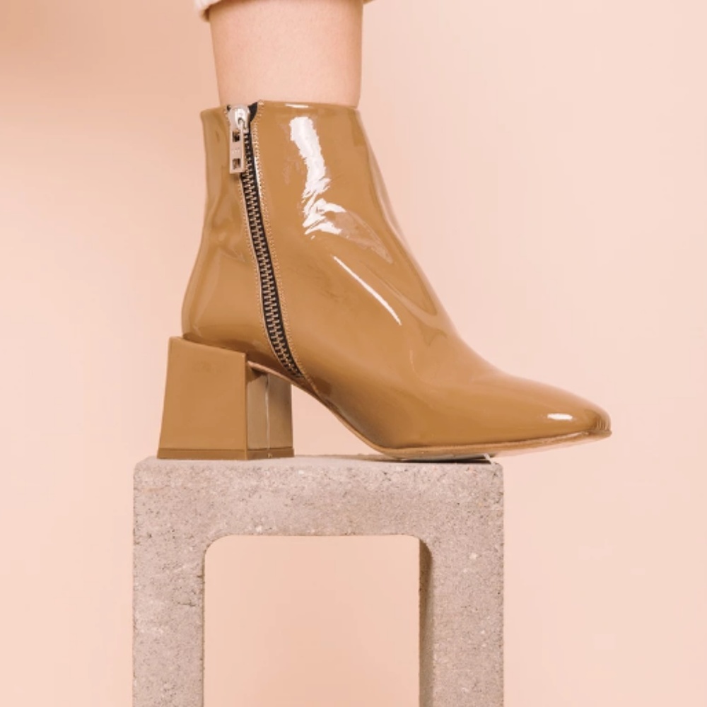 Loq patent leather Lazaro boots tan